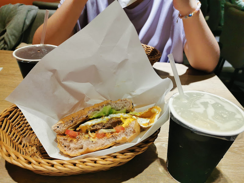 叁食大份軟法三明治加飲料